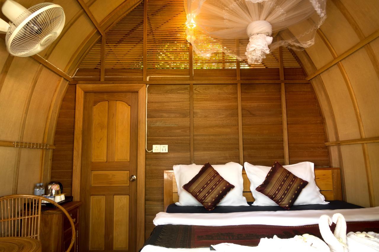 Bamboo Bungalow Kampot Exterior photo